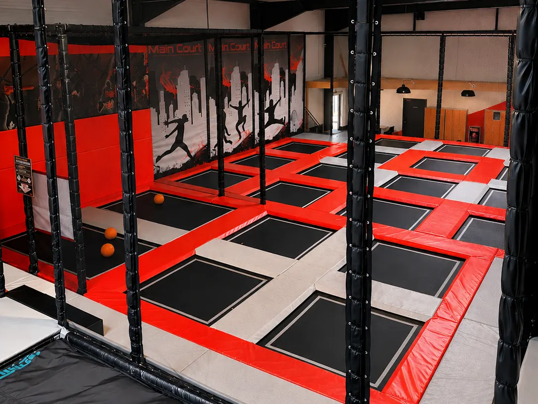 Trampoline, photo 1